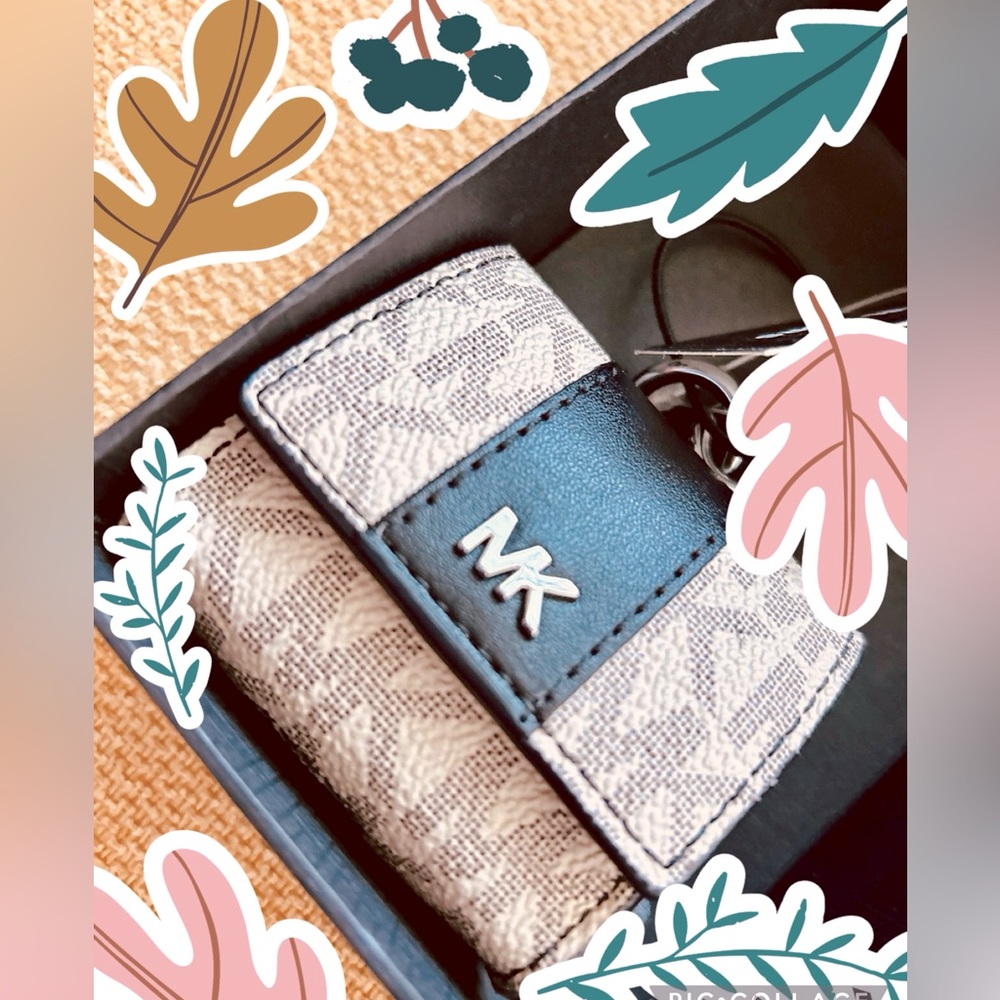 Michael Kors 3rd Generation AirPod Case